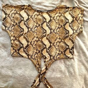 Plus Snakeskin Printed Crop Top 🌸